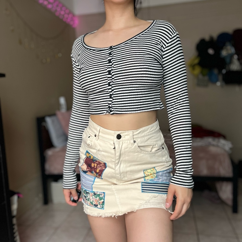 Divide H&M Long Sleeve Cropped Top